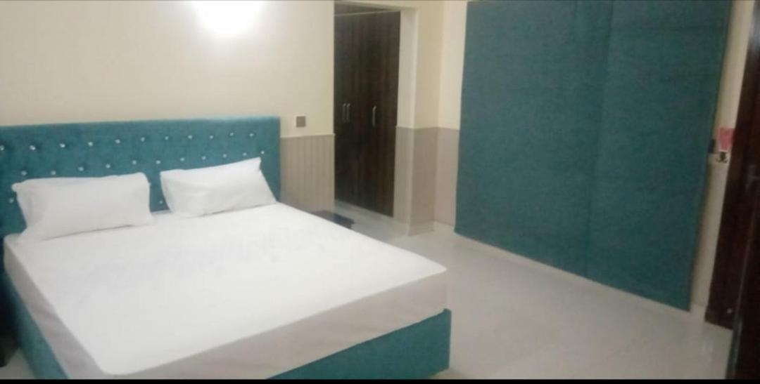 Hak Mall Suites And Apartments Rawalpindi Exterior foto