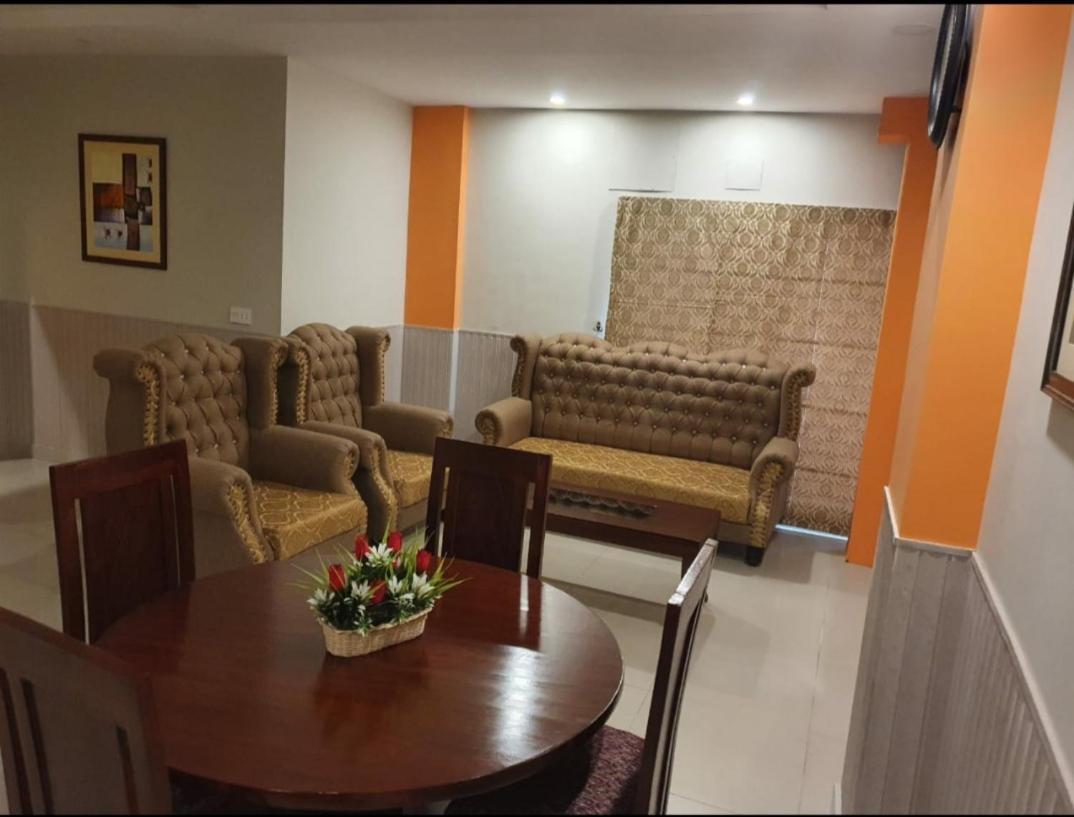 Hak Mall Suites And Apartments Rawalpindi Exterior foto